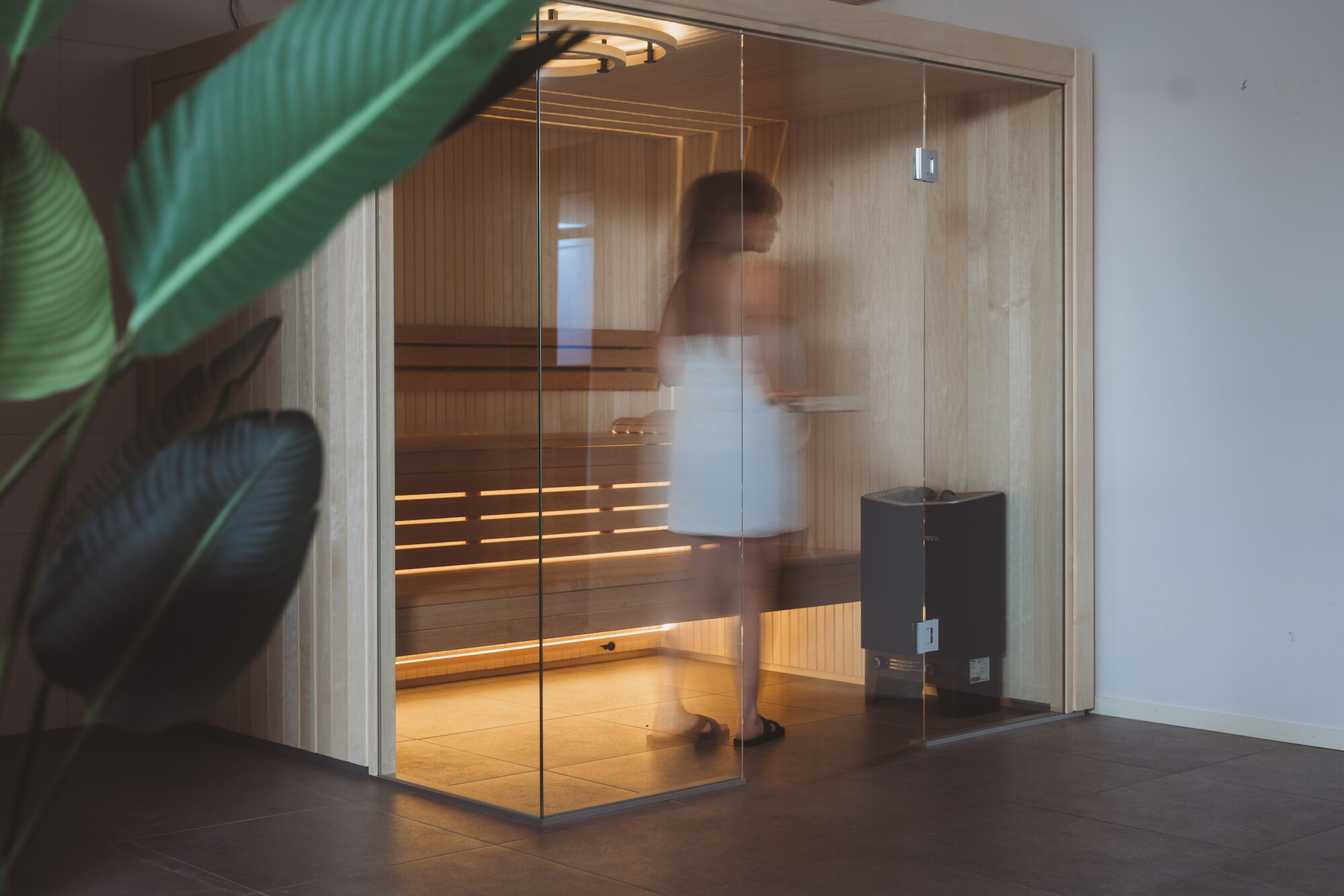 En kvinna i ett Harmony basturum